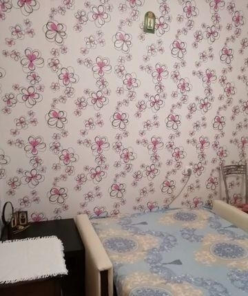 Сдается комната со всеми удобствами.