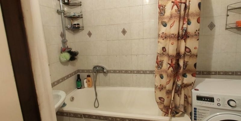 Сдается комната, в квартире есть все необходимое.