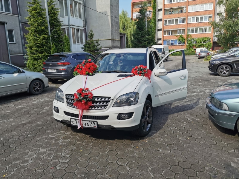 Аренда автомобиля VIP-класса ML 350 Mercedes