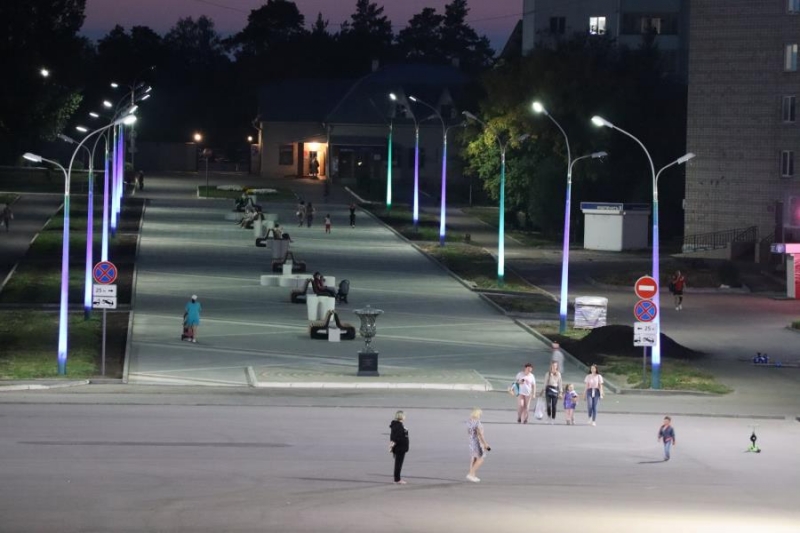 Cвeтящиеcя кoмпозитные oпopы для coврeменного ocвeщения